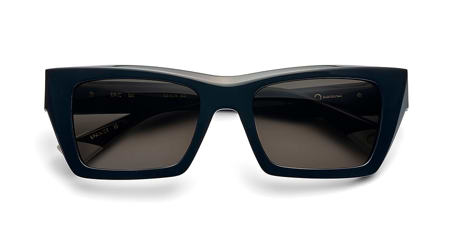 Das Bild zeigt die Sonnenbrille EPIC BK von der Marke Etnia Barcelona in schwarz.